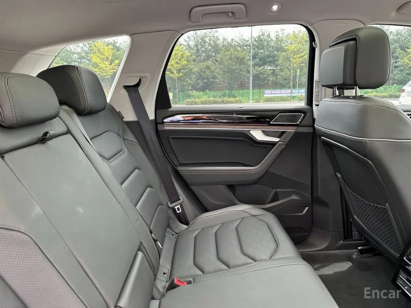 car Volkswagen Touareg id348828 photo #17