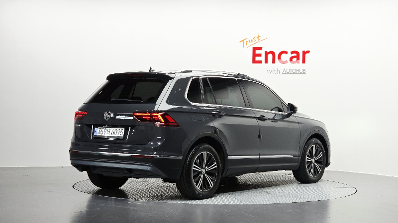 car Volkswagen Tiguan id348943 photo #2