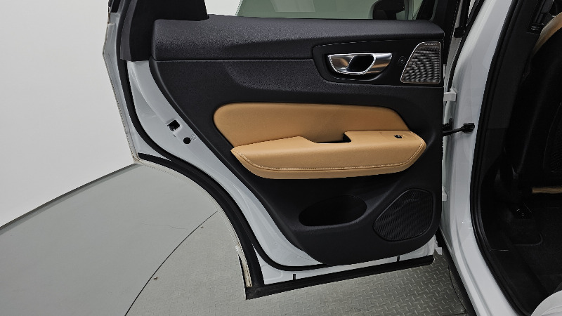 car Volvo XC60 id349073 photo #25