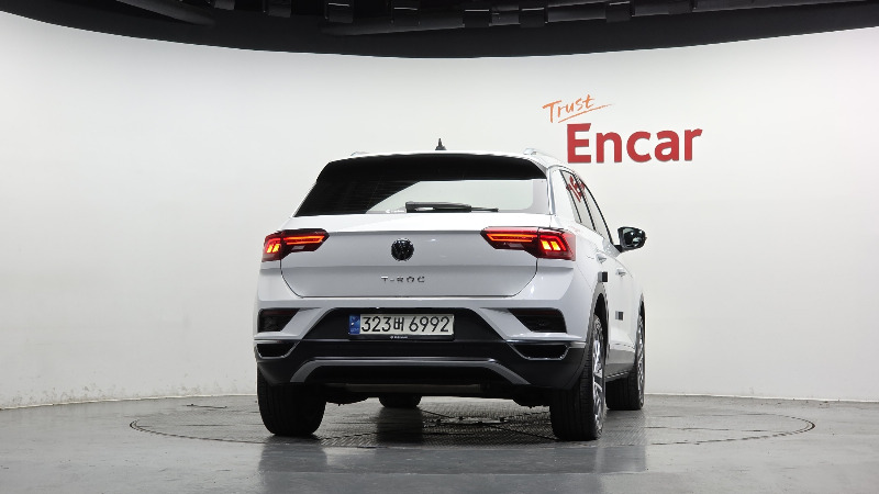 car Volkswagen T-Roc id349087 photo #4