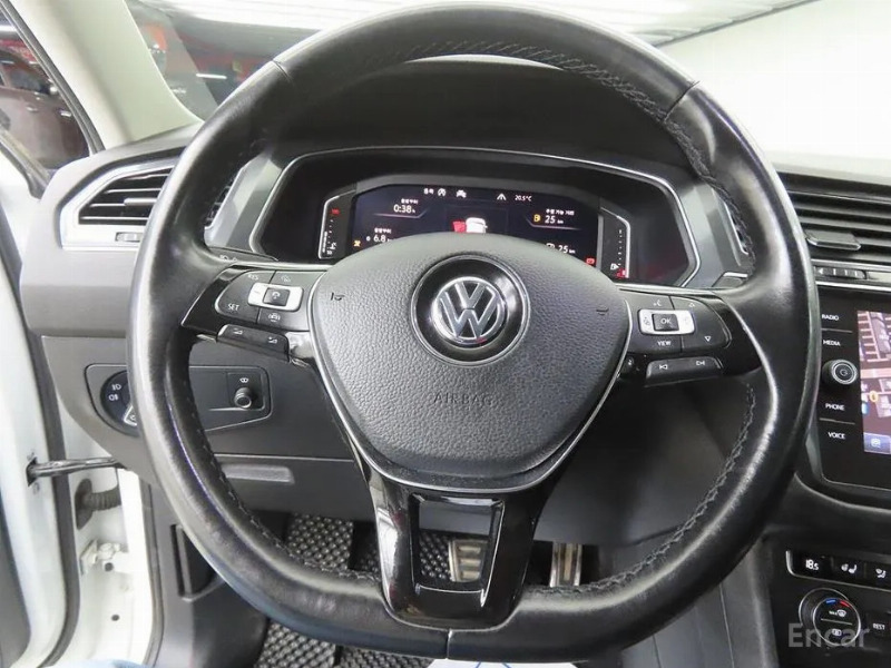 car Volkswagen Tiguan id349419 photo #11