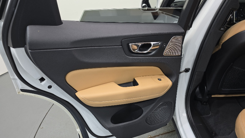 car Volvo XC60 id349613 photo #25