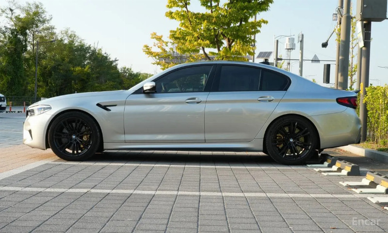 car BMW M5 id349920 photo #3
