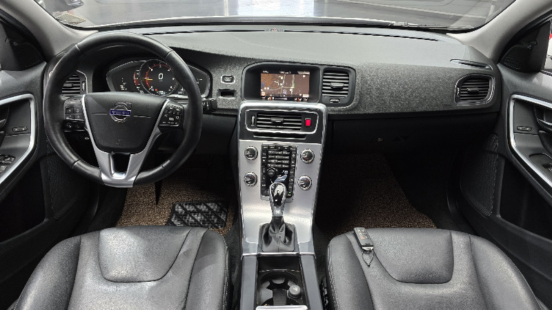car Volvo S60 id350007 photo #7