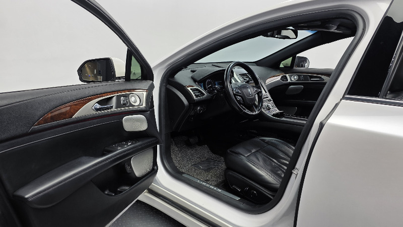 car Lincoln MKZ id350066 photo #10