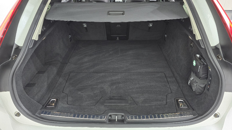 car Volvo V90 id350091 photo #16