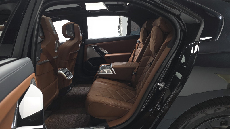 car BMW i7 id350189 photo #12