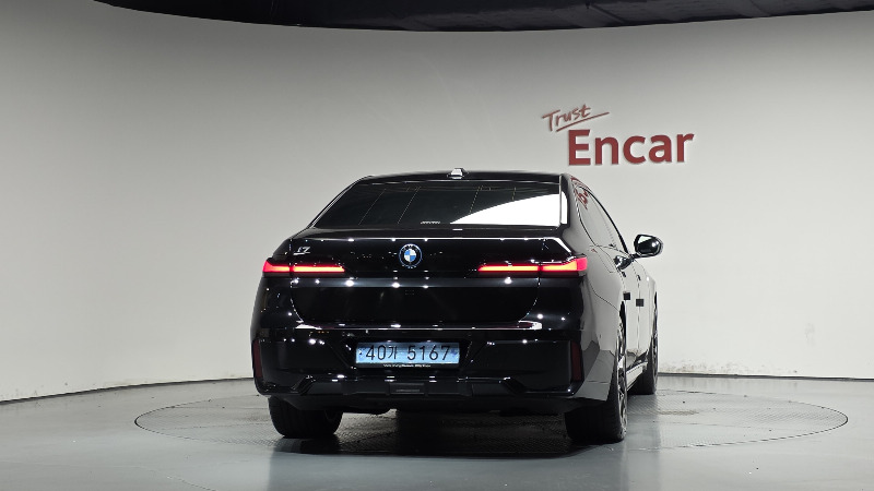 car BMW i7 id350189 photo #4