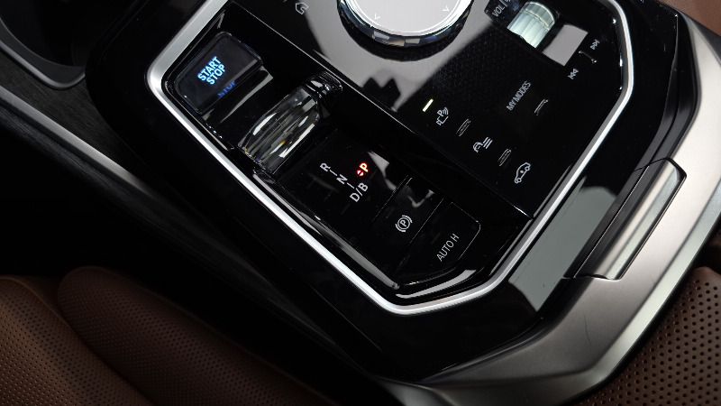 car BMW i7 id350189 photo #9