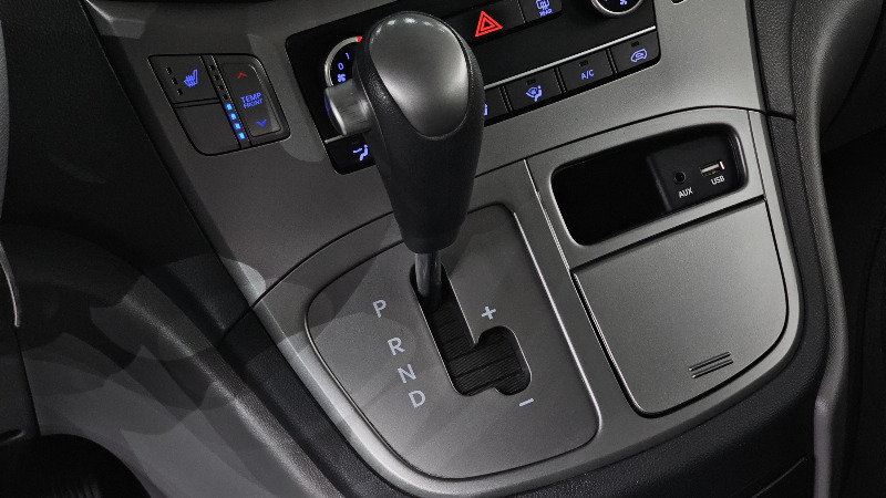 car Hyundai Grand Starex id350441 photo #9