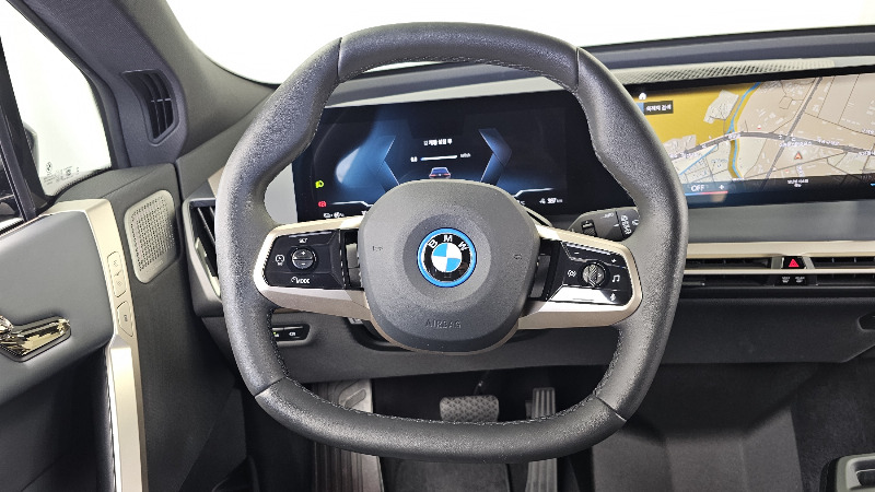 car BMW iX id351502 photo #13