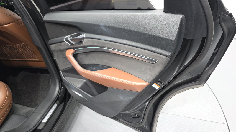 car Audi e-tron id353106 photo #25