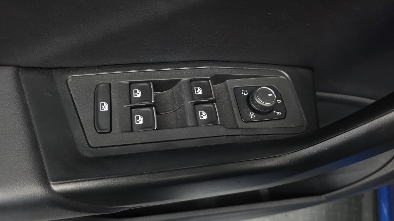 car Volkswagen T-Roc id353213 photo #28