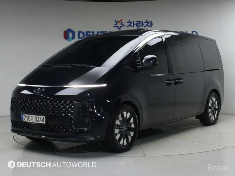 car Hyundai Staria id353565 main photo