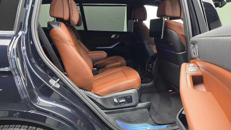 car BMW X7 id353777 photo #12