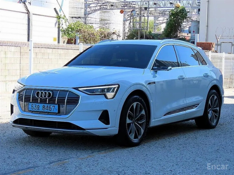 car Audi e-tron id354064 main photo
