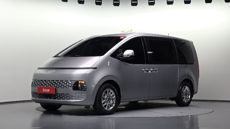 car Hyundai Staria id358949 main photo