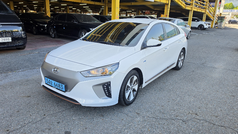 car Hyundai IONIQ id359042 main photo