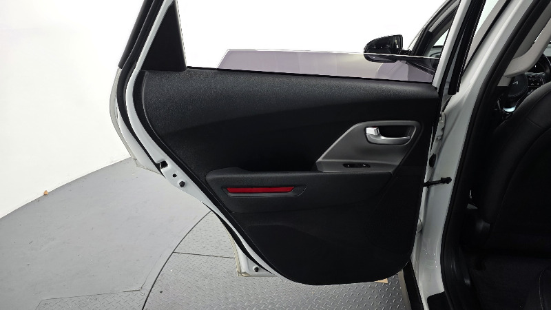 car KIA Niro id359317 photo #25