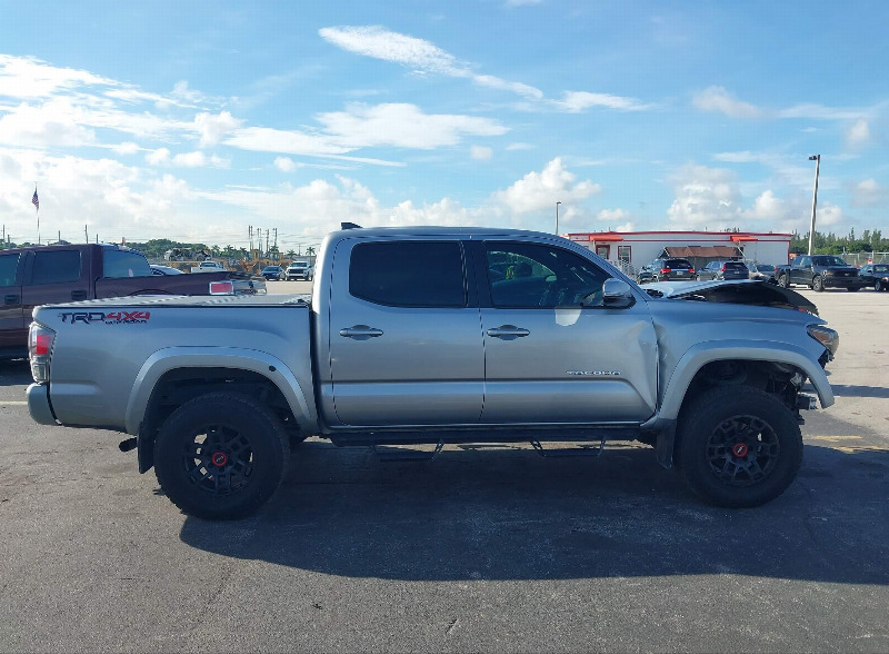 car Toyota Tacoma id359343 photo #14