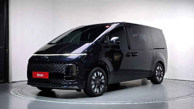 car Hyundai Staria id359399 main photo