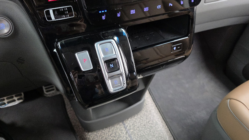 car Hyundai Staria id359399 photo #9