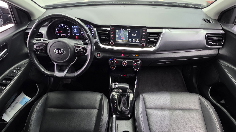 car KIA Stonic id359746 photo #7