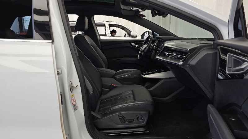 car Audi Q4 e-tron id359920 photo #11