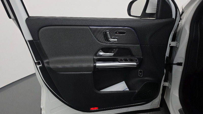 car Mercedes EQA id360186 photo #24