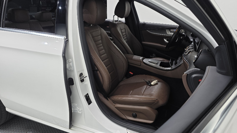 car Mercedes E-Class id360866 photo #26