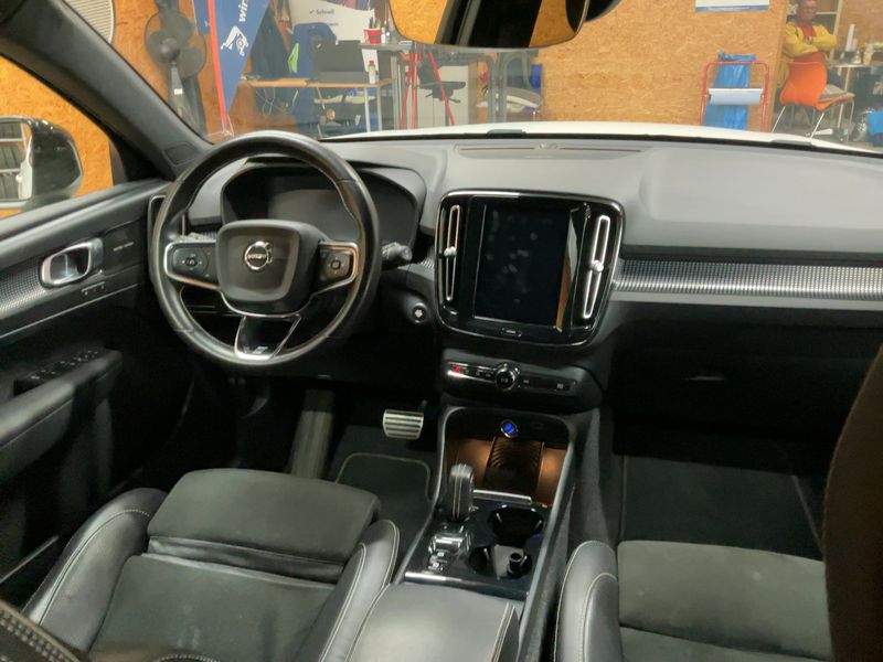 car Volvo XC40 id361077 photo #12