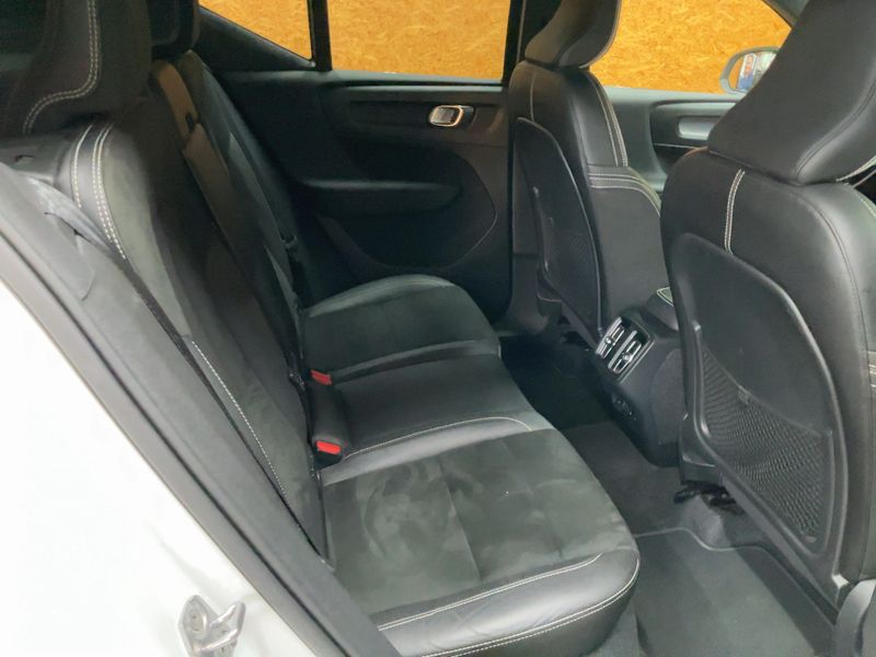 car Volvo XC40 id361077 photo #14