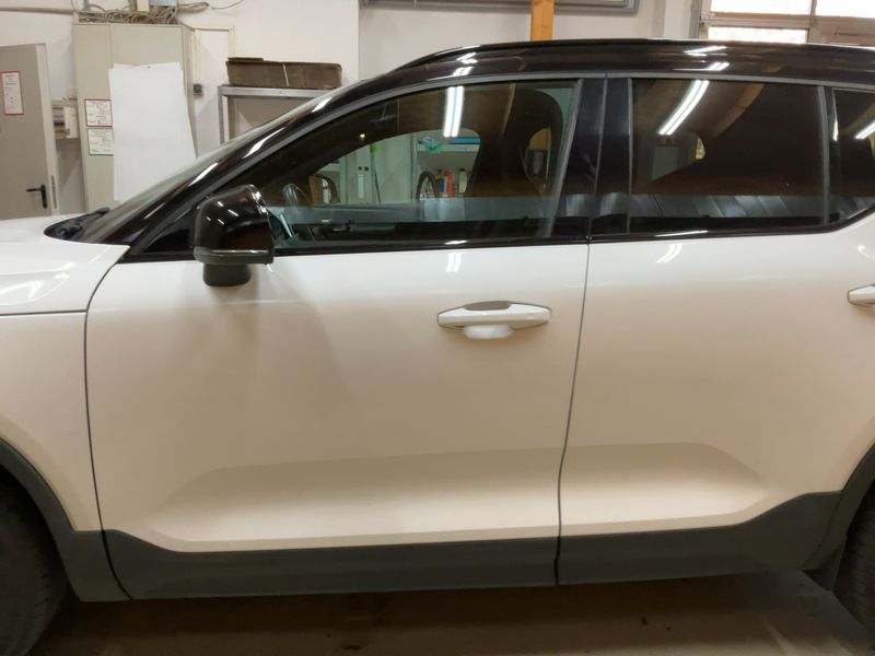car Volvo XC40 id361077 photo #4