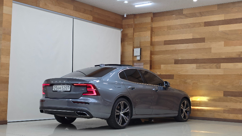 car Volvo S60 id361476 photo #2