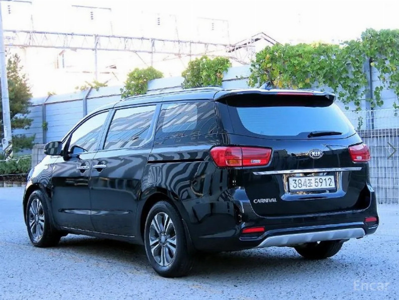 car KIA Carnival id361790 photo #2
