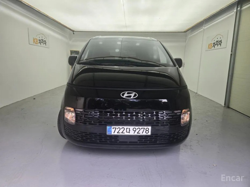 car Hyundai Staria id361900 main photo