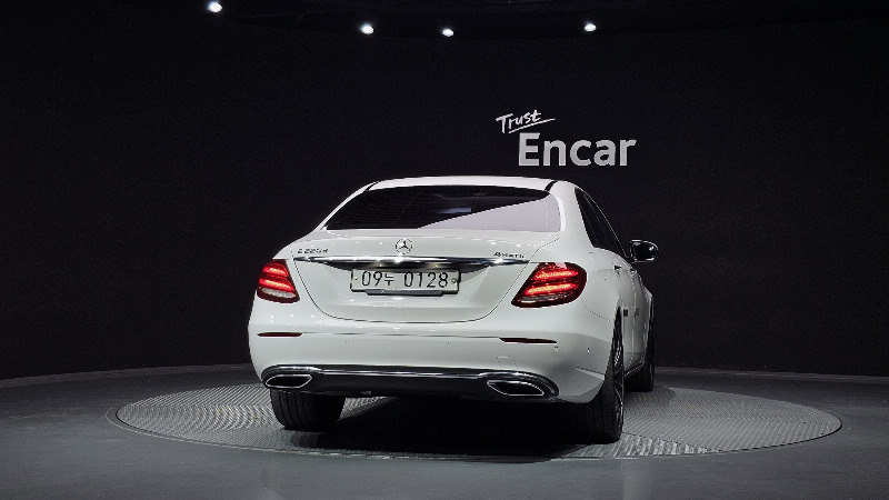 car Mercedes E-Class id362023 photo #4