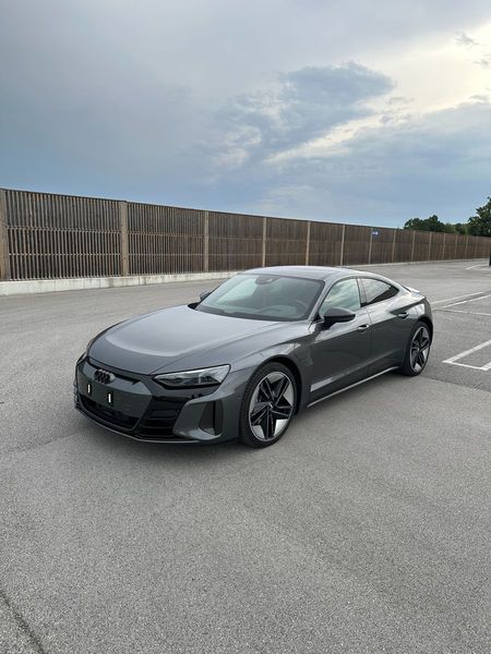 car Audi E-tron GT id362402 main photo
