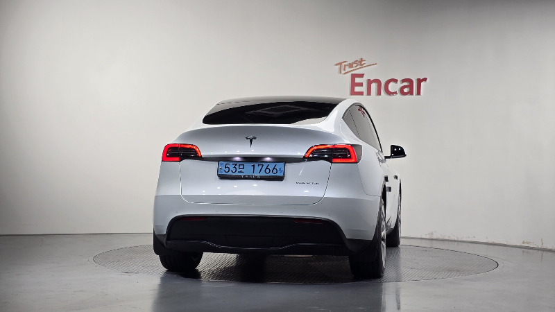 car Tesla Model Y id362471 photo #4