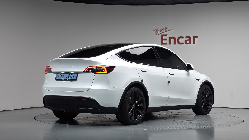 car Tesla Model Y id362525 photo #2