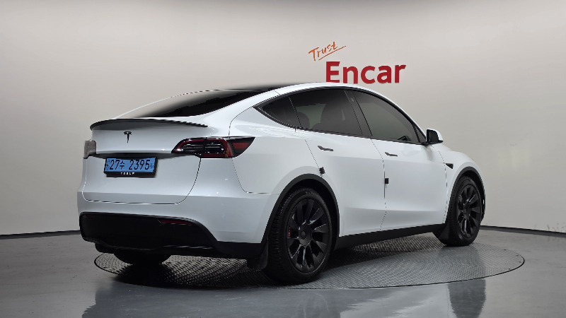 car Tesla Model Y id362570 photo #2