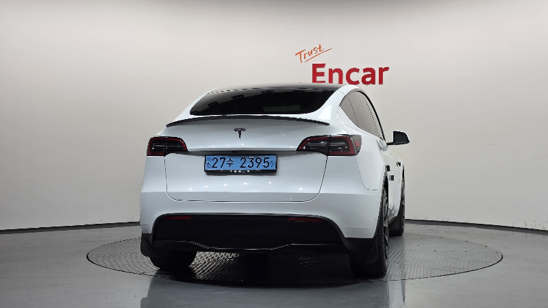 car Tesla Model Y id362570 photo #4
