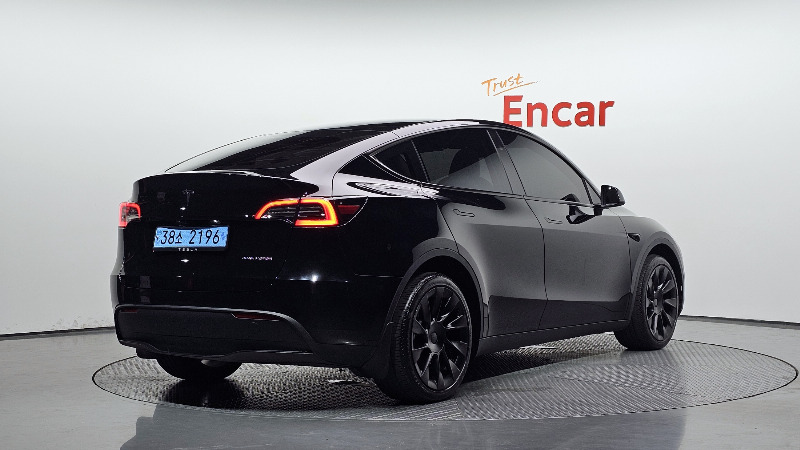 car Tesla Model Y id362625 photo #2