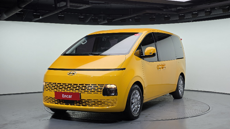 car Hyundai Staria id362805 main photo
