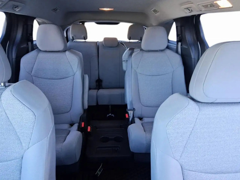 car Toyota Sienna id363421 photo #10