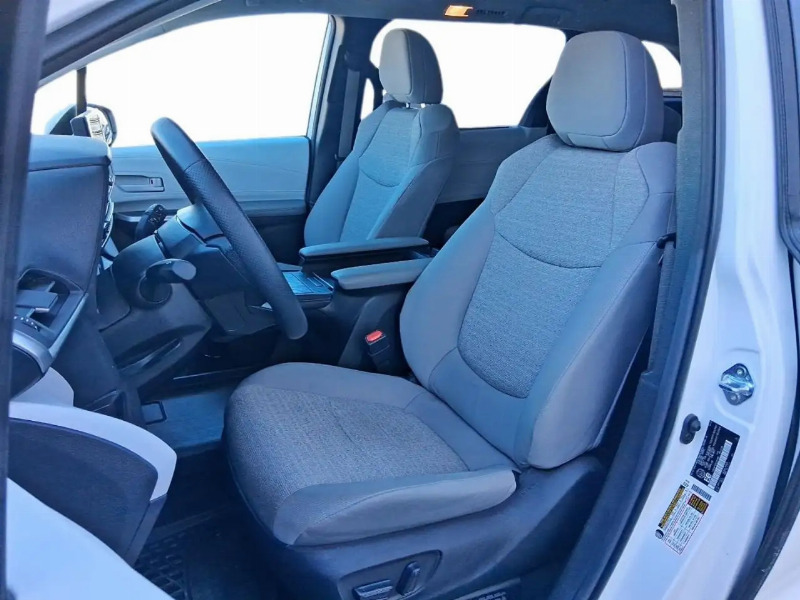 car Toyota Sienna id363421 photo #8