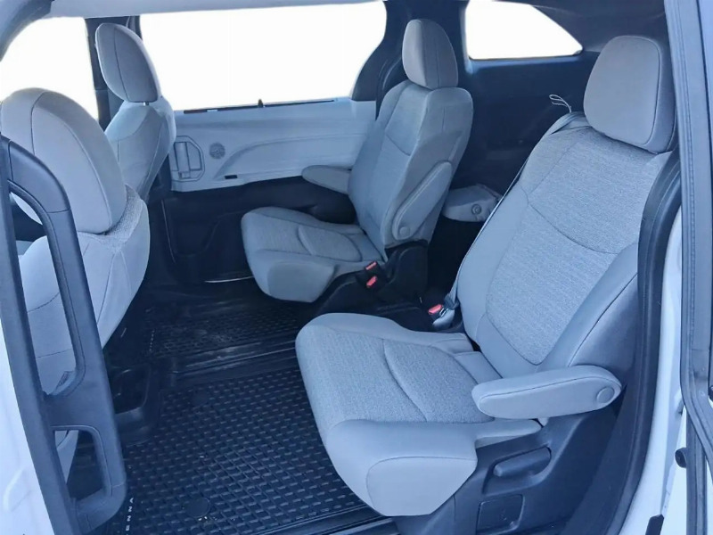 car Toyota Sienna id363421 photo #9