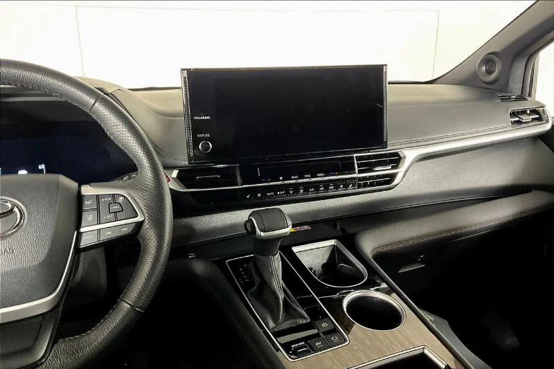 car Toyota Sienna id363471 photo #6