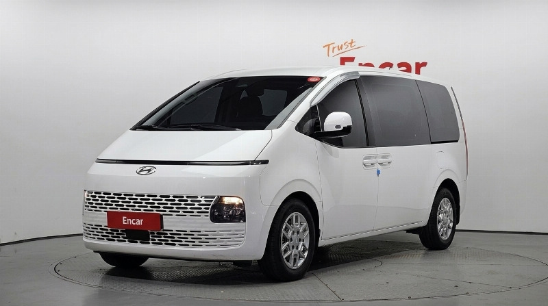 car Hyundai Staria id365068 main photo