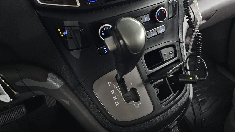 car Hyundai Grand Starex id365074 photo #9